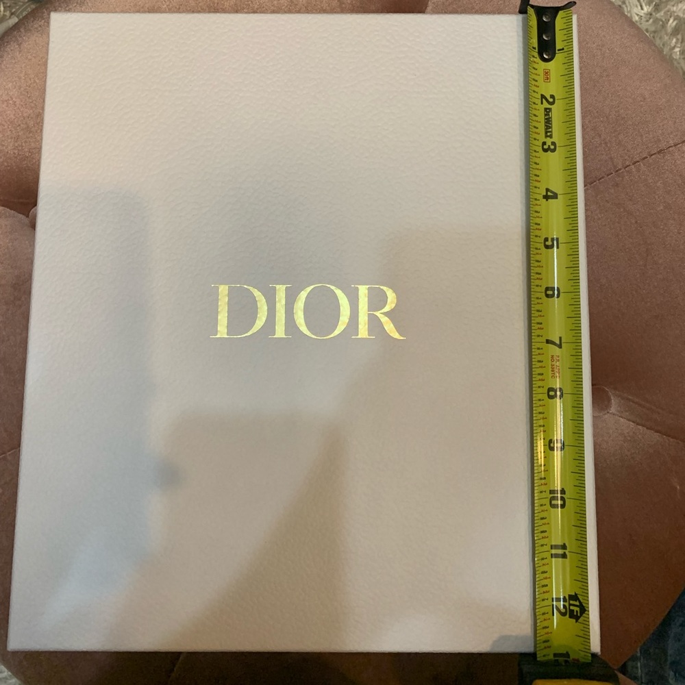White box